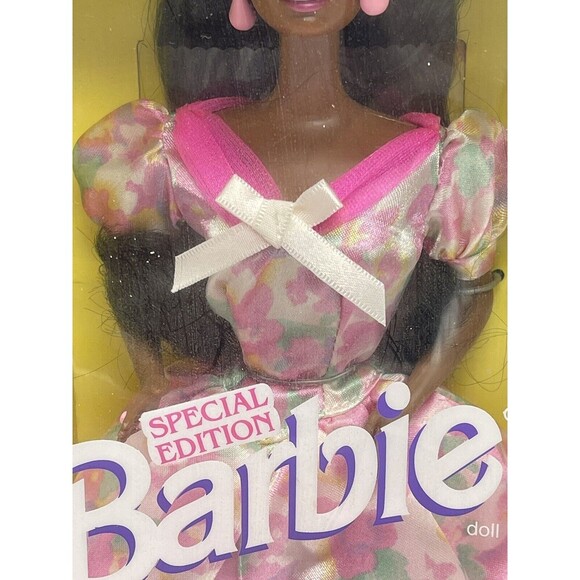 1996 Mattel African American Barbie Doll Russell Stover Candies Special Edition - Picture 3 of 16
